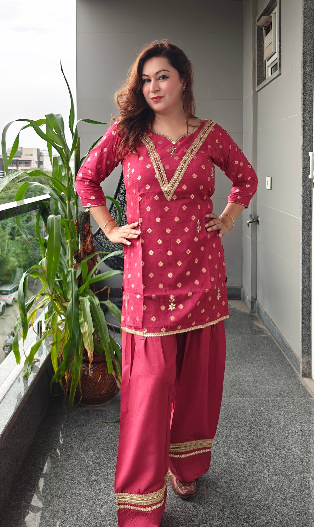 Gulabi Nazakat Farshi Salwar Set
